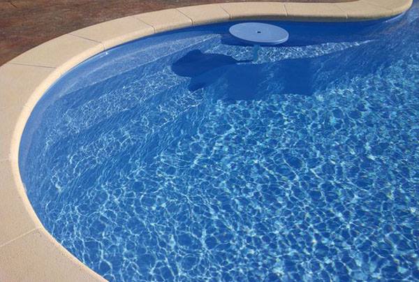 Modelo de piscinas de poliéster de Freedom Pools Center
